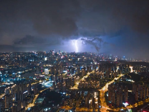 北京等地局地将有10级以上雷暴大风